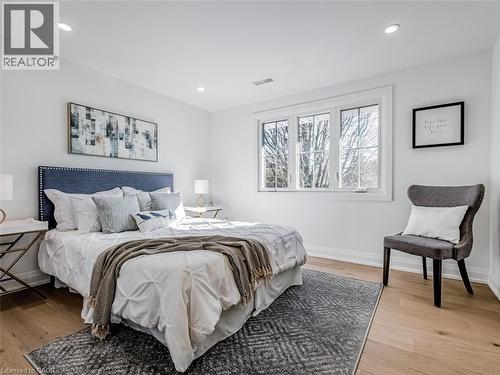 5502 Eaton Avenue, Burlington, ON - Indoor Photo Showing Bedroom