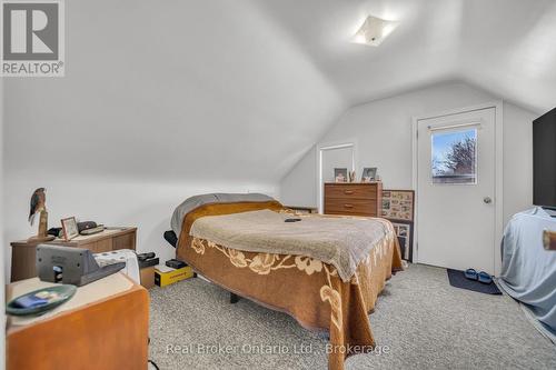 141 Samuel Street, Kitchener, ON - Indoor Photo Showing Bedroom