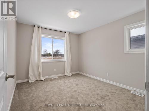 27 Renfrew Trail, Welland (N. Welland), ON 