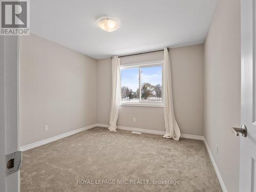 27 Renfrew Trail, Welland (N. Welland), ON 