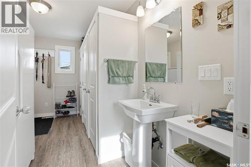 205 3Rd Avenue, Harris, SK - Indoor Photo Showing Bathroom