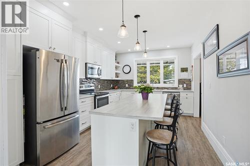 205 3Rd Avenue, Harris, SK - Indoor Photo Showing Kitchen With Upgraded Kitchen