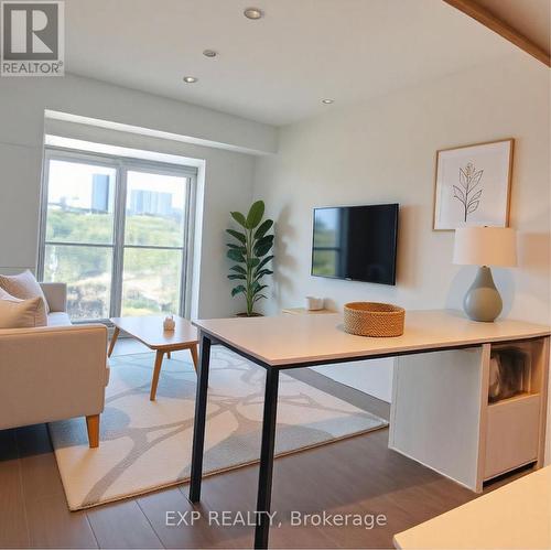 309 - 2495 Eglinton Avenue W, Mississauga, ON - Indoor