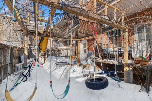 Courtyard - 7506 Av. Casgrain, Montréal (Villeray/Saint-Michel/Parc-Extension), QC - Indoor Photo Showing Basement