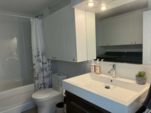 Salle de bains - 12 Rue Guy, Rouyn-Noranda, QC - Indoor Photo Showing Bathroom