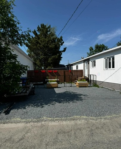 Cour - 12 Rue Guy, Rouyn-Noranda, QC - Outdoor