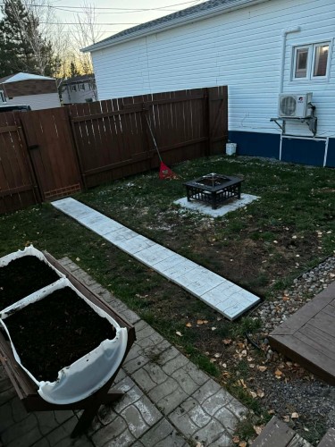 Cour - 12 Rue Guy, Rouyn-Noranda, QC - Outdoor