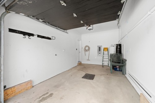 Garage - 17670 Rue De Chenonceau, Mirabel, QC - Indoor Photo Showing Garage