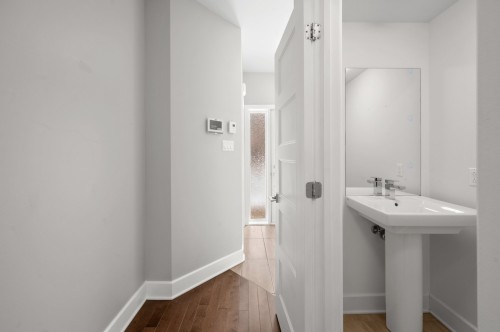 Powder room - 17670 Rue De Chenonceau, Mirabel, QC - Indoor Photo Showing Bathroom