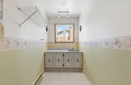 Salle de lavage - 217 Rue Tassé, Saint-Eustache, QC - Indoor Photo Showing Bathroom
