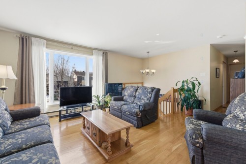 Salon - 217 Rue Tassé, Saint-Eustache, QC - Indoor Photo Showing Living Room