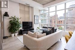 305 - 23 BRANT STREET Toronto, ON M5V 2L5