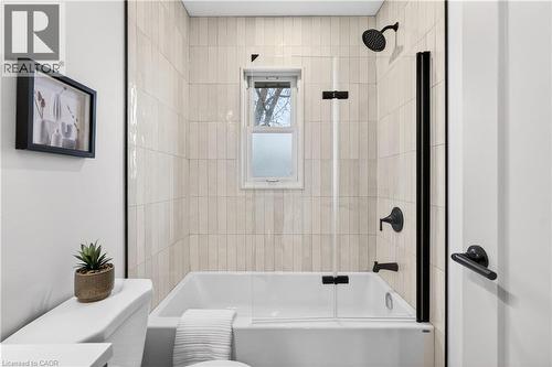 330 East 15Th Street, Hamilton, ON - Indoor Photo Showing Bathroom