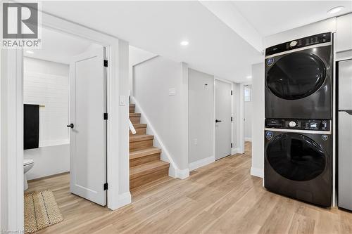 330 East 15Th Street, Hamilton, ON - Indoor Photo Showing Laundry Room