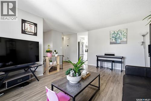 55 Schneider Crescent, Regina, SK - Indoor Photo Showing Living Room
