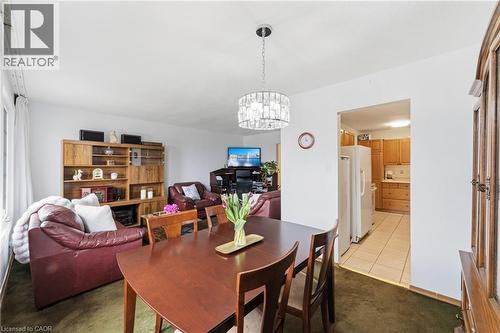 222 Greencedar Drive, Hamilton, ON - Indoor Photo Showing Dining Room