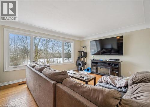 16 Stephen Street, Cambridge, ON - Indoor Photo Showing Living Room