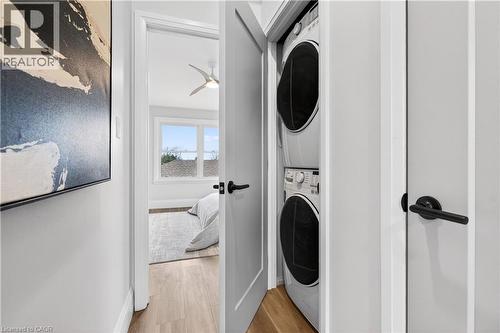 330 East 15Th Street, Hamilton, ON - Indoor Photo Showing Laundry Room
