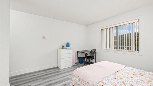 207-2035 Baron Road, Kelowna, BC - Indoor Photo Showing Bedroom