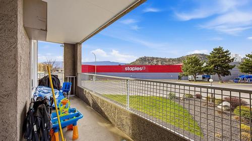 207-2035 Baron Road, Kelowna, BC - Outdoor