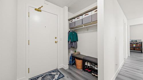 207-2035 Baron Road, Kelowna, BC - Indoor Photo Showing Other Room