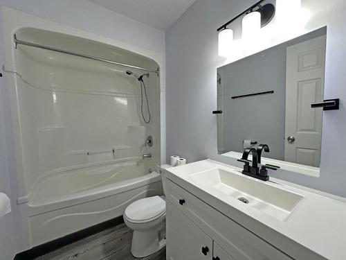 130 Harkness Street, Nipigon, ON - Indoor Photo Showing Bathroom