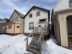 213 Cumming Street Thunder Bay, ON P7C 1N8
