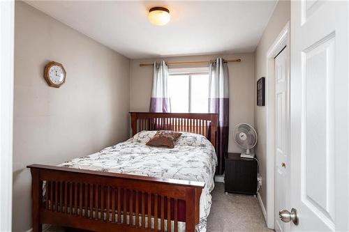12 Cranbrook Bay, Winnipeg, MB 