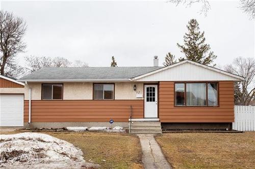 12 Cranbrook Bay, Winnipeg, MB 