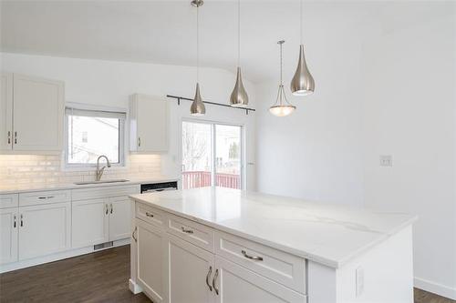 300 De La Seigneurie Blvd, Winnipeg, MB 