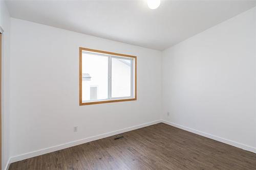 300 De La Seigneurie Blvd, Winnipeg, MB 