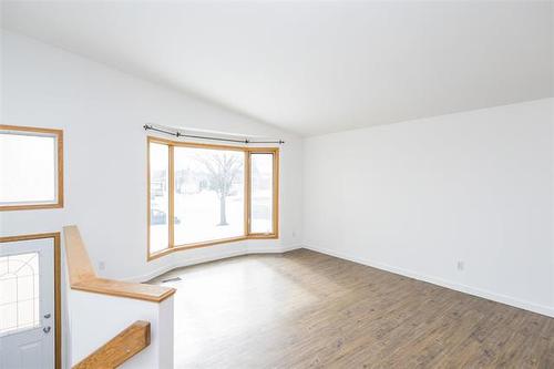 300 De La Seigneurie Blvd, Winnipeg, MB 