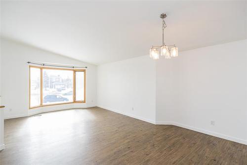 300 De La Seigneurie Blvd, Winnipeg, MB 