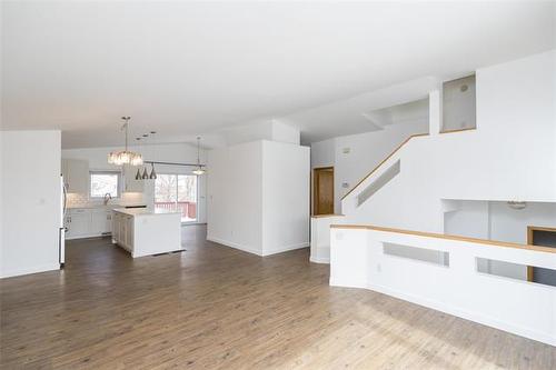 300 De La Seigneurie Blvd, Winnipeg, MB 