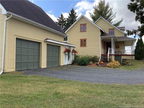 2396 Centrale St, St-Hilaire, NB 