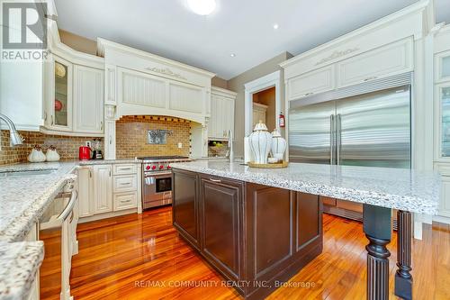 2 Dolby Crescent, Ajax, ON - Indoor Photo Showing Kitchen With Upgraded Kitchen