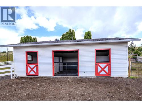 2740 Simms Place, Kamloops, BC - Outdoor