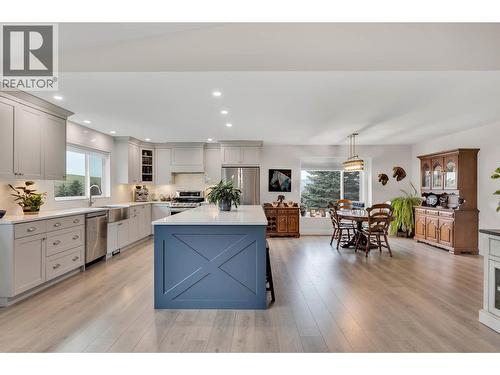 2740 Simms Place, Kamloops, BC - Indoor