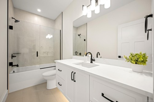 4-865 Grumman Pl, Comox, BC - Indoor Photo Showing Bathroom