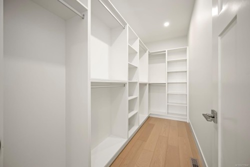 #3-865 Grumman Pl, Comox, BC - Indoor With Storage