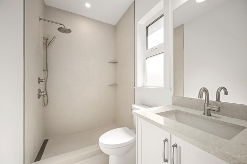 #3-865 Grumman Pl, Comox, BC - Indoor Photo Showing Bathroom