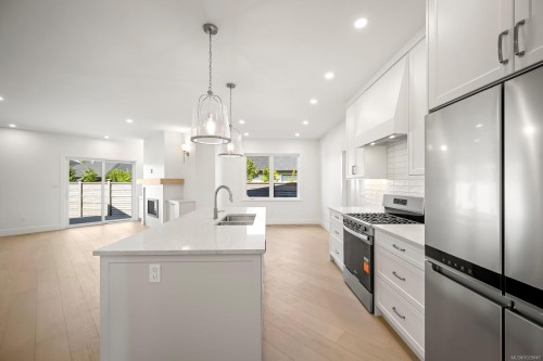 #3-865 Grumman Pl, Comox, BC - Indoor Photo Showing Kitchen With Stainless Steel Kitchen With Double Sink With Upgraded Kitchen