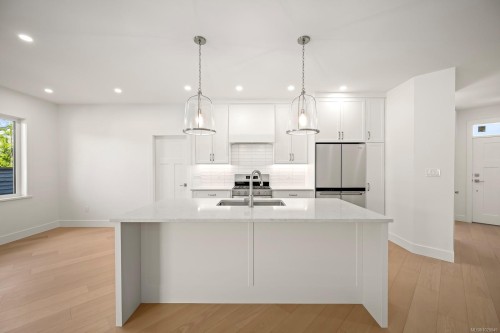 #3-865 Grumman Pl, Comox, BC - Indoor Photo Showing Kitchen With Upgraded Kitchen
