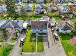 3155 Earl grey St Saanich, BC V9A 1X1