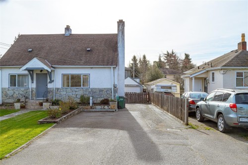3155 Earl Grey St, Saanich, BC 