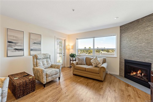 211-1633 Dufferin Cres  Nanaimo, BC V9S 5T4