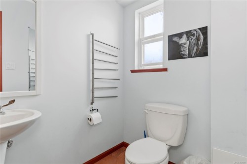 4010 Deerfield Rd, Campbell River, BC 