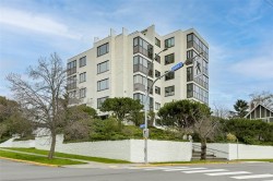 401-1204 Fairfield Rd Victoria, BC V8V 3B2