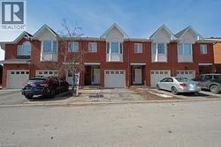 105 TALL OAK Private  Ottawa, ON K1G 6T3