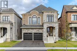 8 IXWORTH CIRCLE Brampton, ON L6Y 6J8